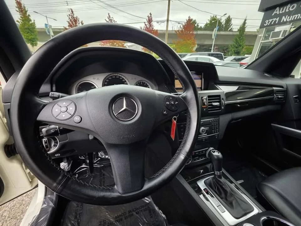 2011 Mercedes-Benz GLK-Class - Image 10 of 17