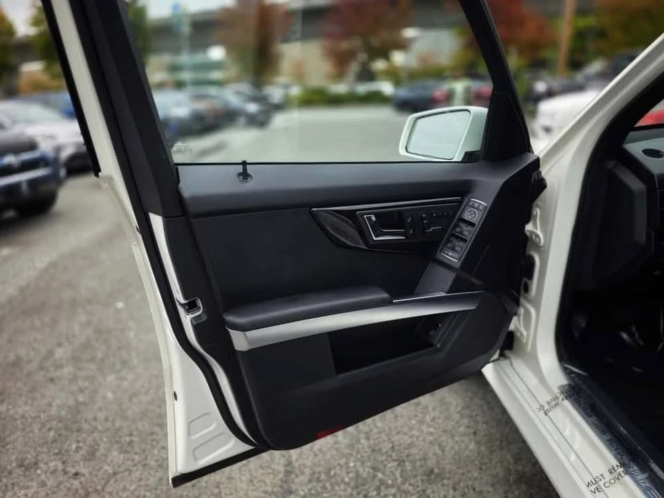 2011 Mercedes-Benz GLK-Class - Image 8 of 17