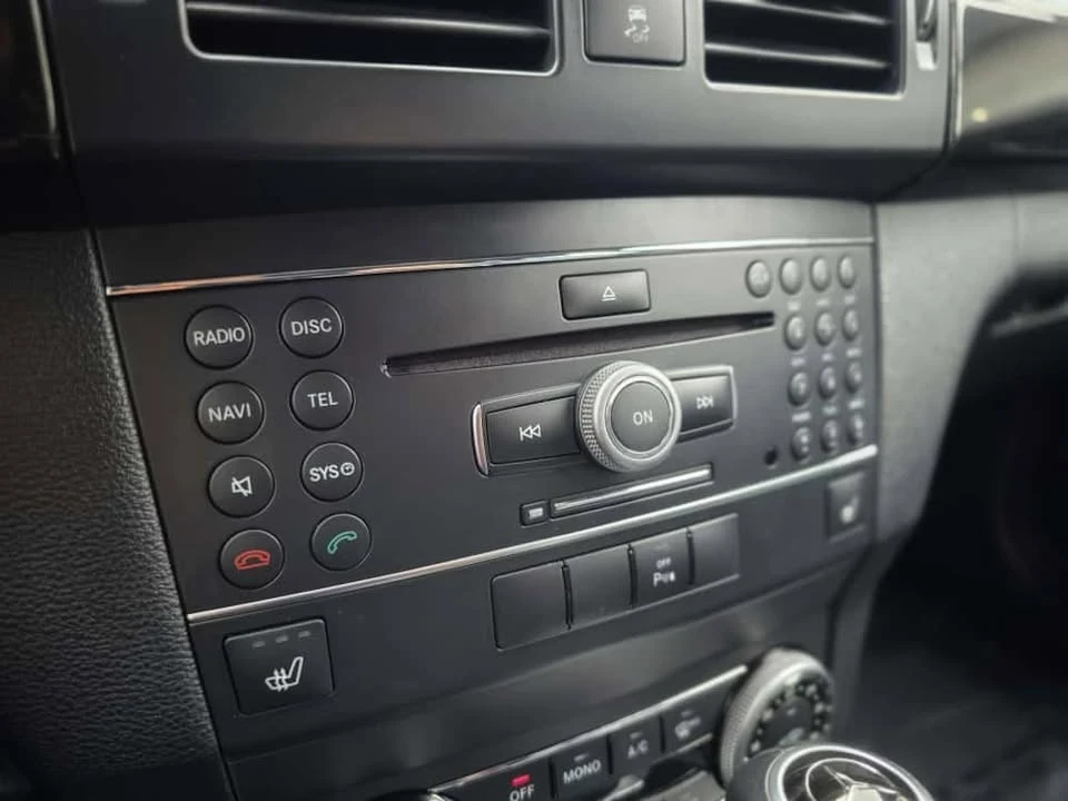 2011 Mercedes-Benz GLK-Class - Image 12 of 17