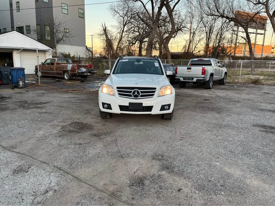 2011 Mercedes-Benz GLK-Class - Image 2 of 10