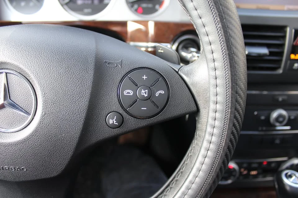 2011 Mercedes-Benz GLK-Class - Image 10 of 18