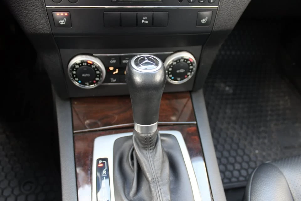 2011 Mercedes-Benz GLK-Class - Image 12 of 18