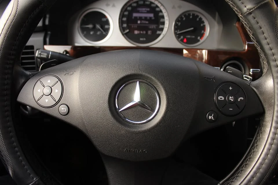 2011 Mercedes-Benz GLK-Class - Image 11 of 18