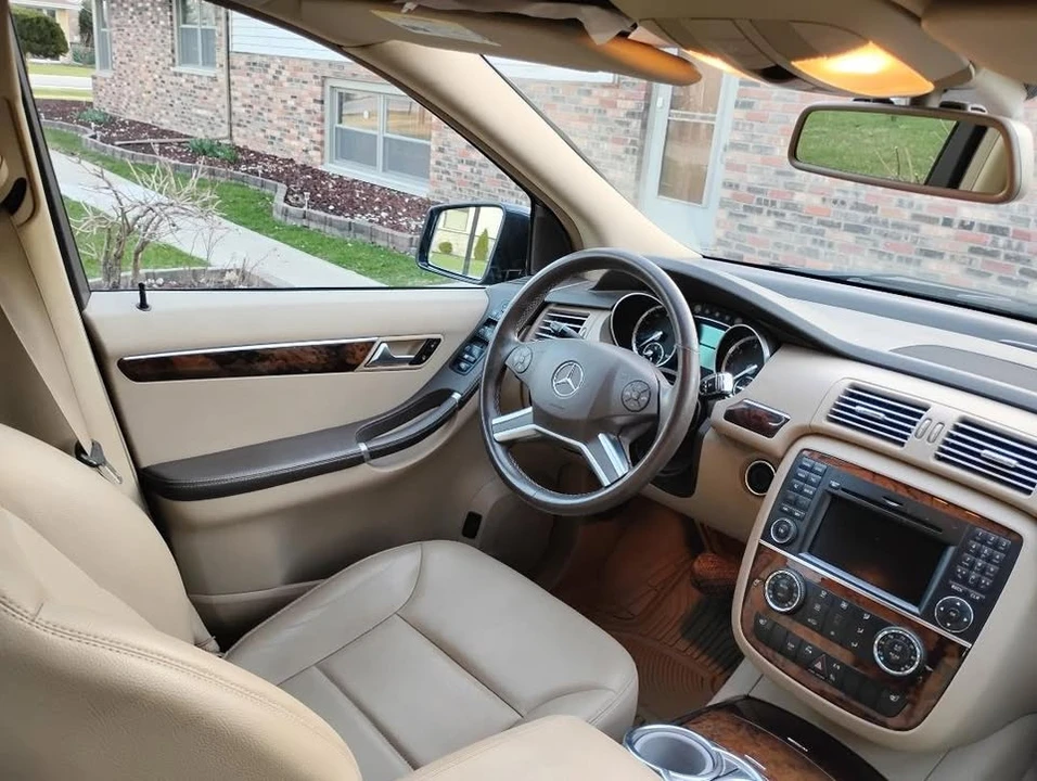 2011 Mercedes-Benz W251 R-Class - Image 15 of 20