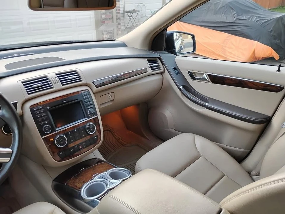 2011 Mercedes-Benz W251 R-Class - Image 12 of 20