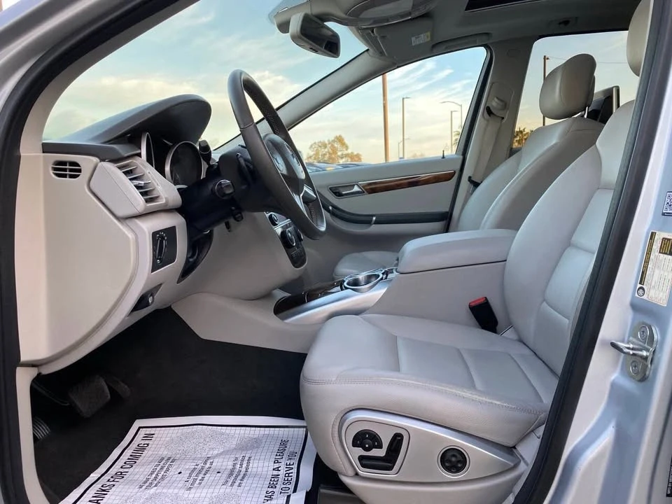 2011 Mercedes-Benz W251 R-Class - Image 8 of 20