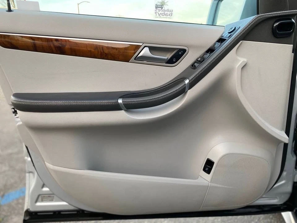 2011 Mercedes-Benz W251 R-Class - Image 9 of 20