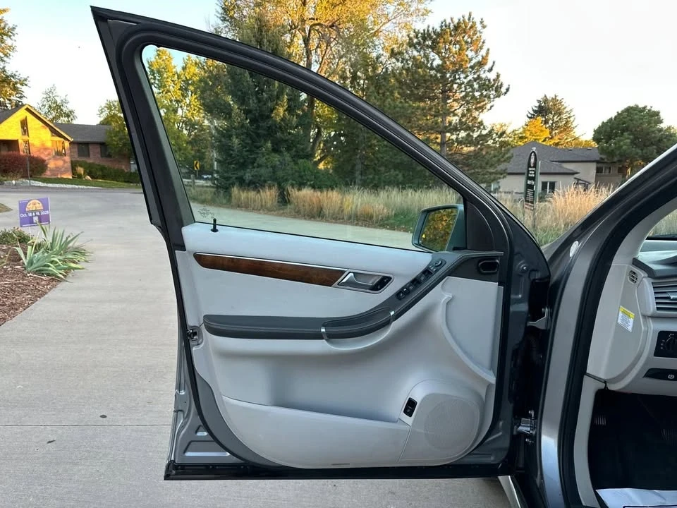 2011 Mercedes-Benz W251 R-Class - Image 19 of 20