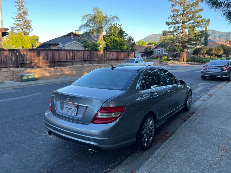 2011 Mercedes-Benz W204 C-Class - Image 3 of 7
