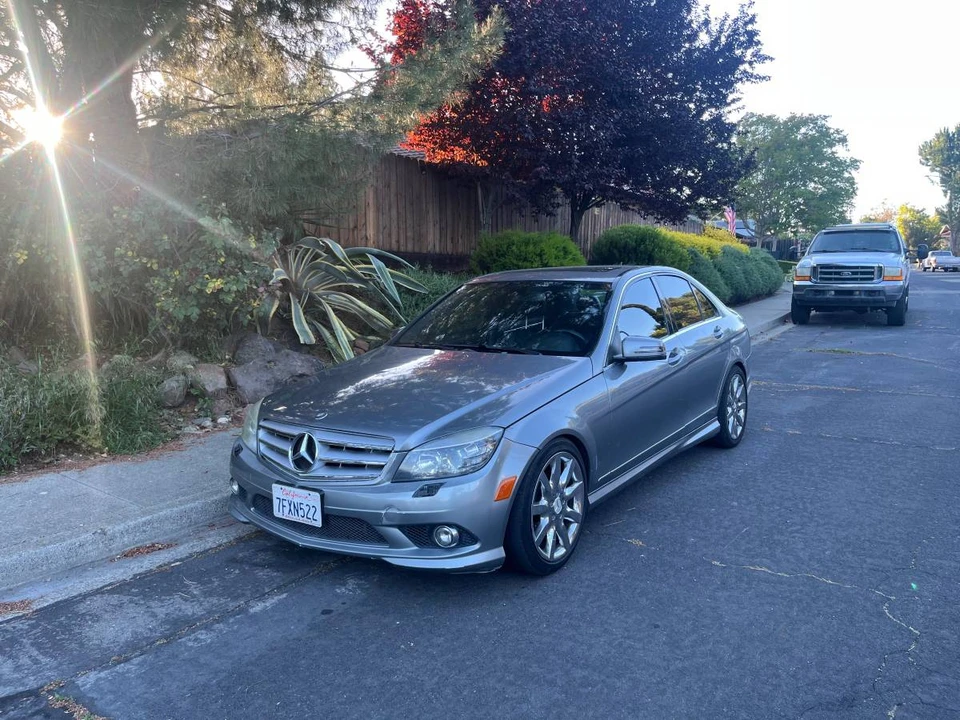 2011 Mercedes-Benz W204 C-Class - Image 2 of 7