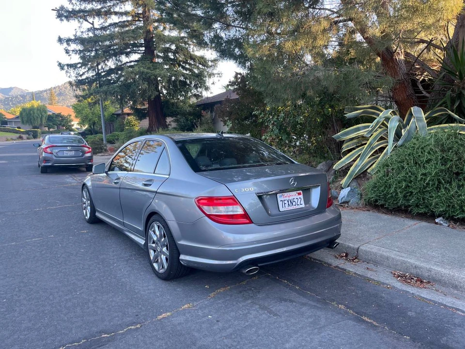 2011 Mercedes-Benz W204 C-Class - Image 4 of 7