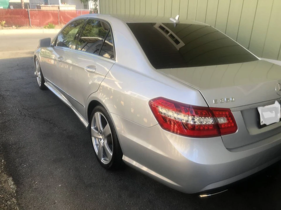 2011 Mercedes-Benz W212 E-Class - Image 2 of 2