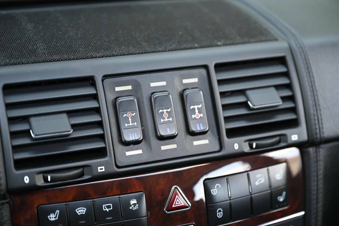 2011 Mercedes-Benz W463 G-Class - Image 6 of 12