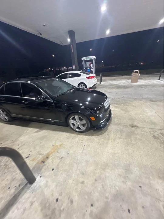 2011 Mercedes-Benz W204 C-Class - Image 2 of 2