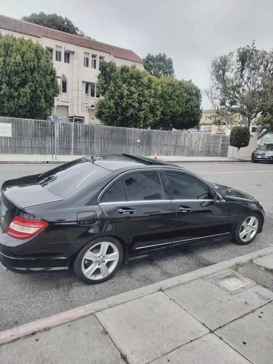 2011 Mercedes-Benz W204 C-Class - Image 2 of 6