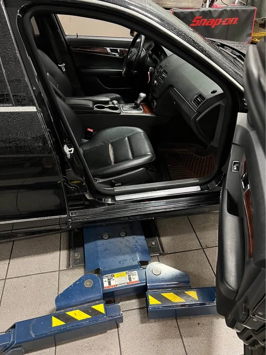 2011 Mercedes-Benz W204 C-Class - Image 9 of 10