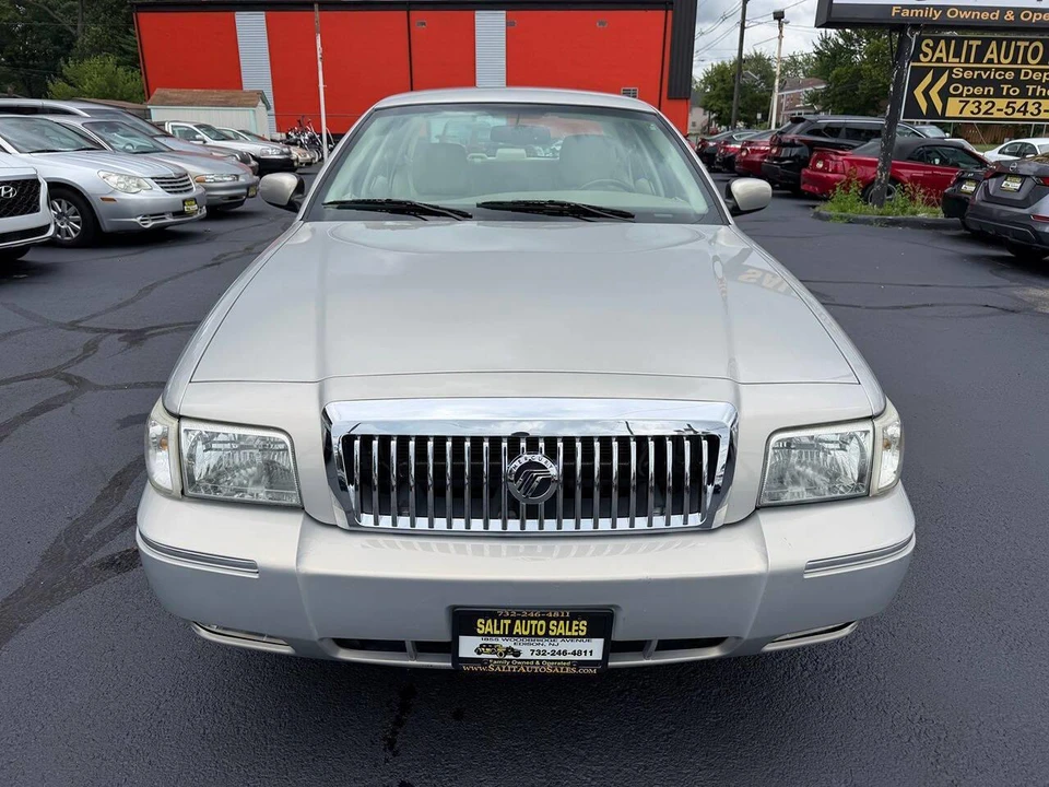 2011 Mercury Grand Marquis - Image 18 of 24