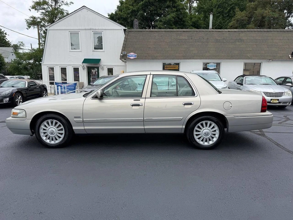 2011 Mercury Grand Marquis - Image 20 of 24