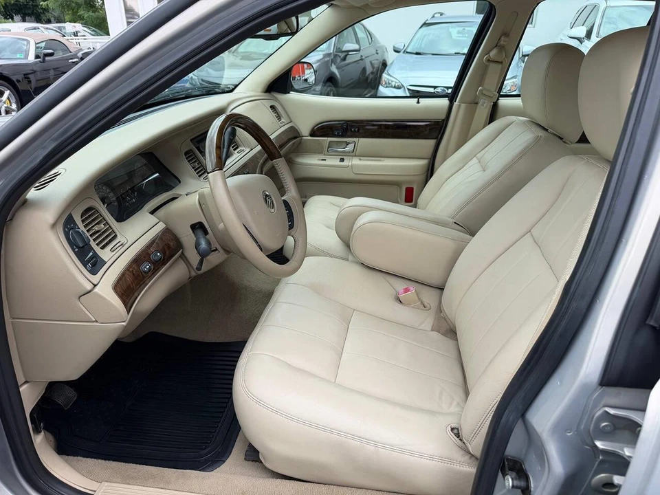 2011 Mercury Grand Marquis - Image 4 of 24