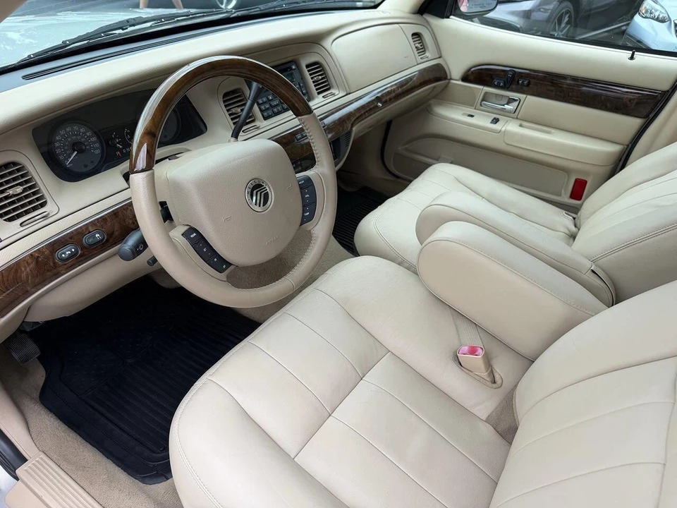 2011 Mercury Grand Marquis - Image 6 of 24