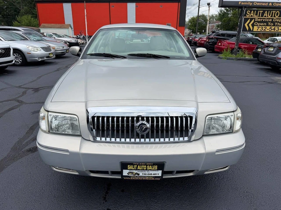 2011 Mercury Grand Marquis - Image 18 of 24