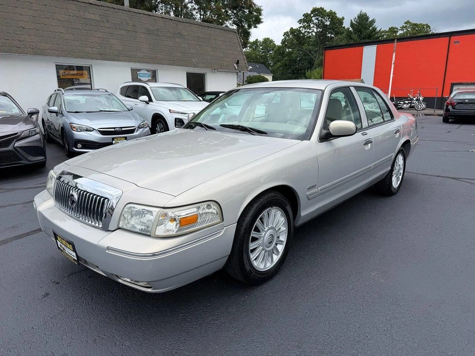 2011 Mercury Grand Marquis - Image 19 of 24