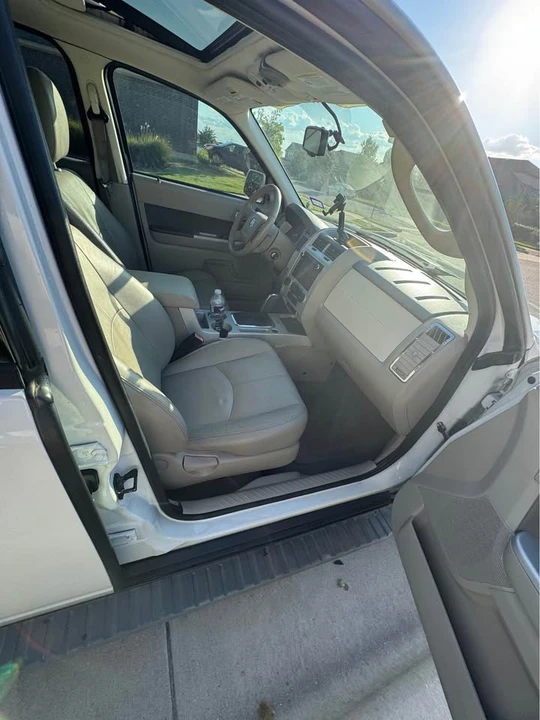 2011 Mercury Mariner - Image 12 of 13