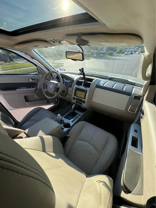 2011 Mercury Mariner - Image 8 of 13