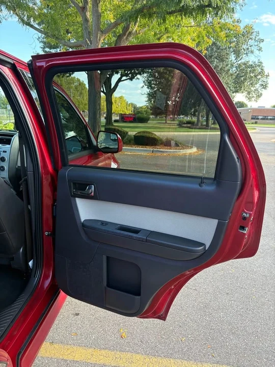 2011 Mercury Mariner - Image 13 of 16