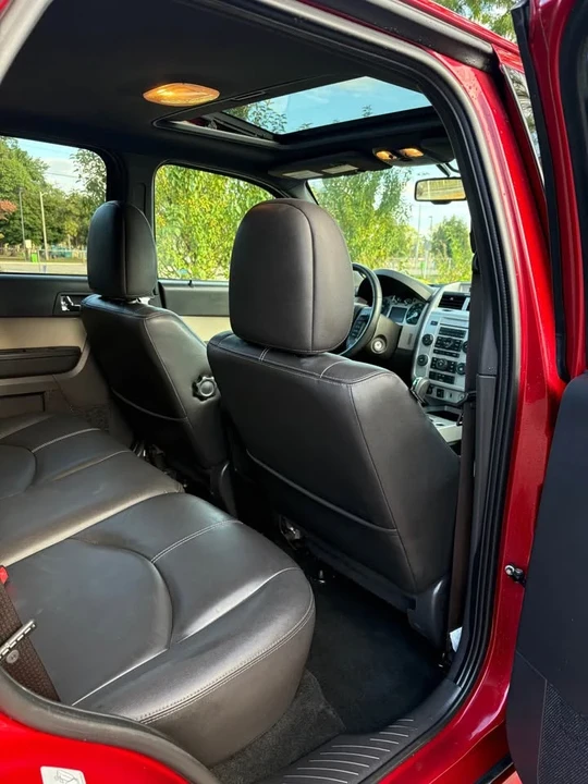 2011 Mercury Mariner - Image 12 of 16