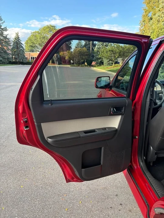 2011 Mercury Mariner - Image 11 of 16