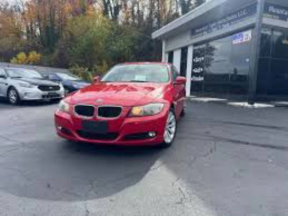 2011 BMW E90 3 Series Sedan - Image 2 of 5