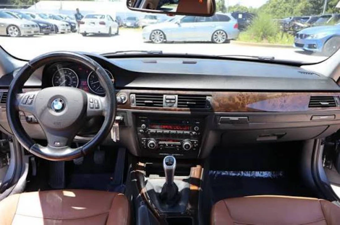 2011 BMW E90 3 Series Sedan - Image 5 of 5