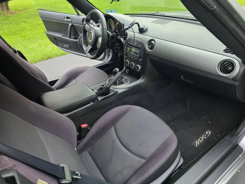 2011 Mazda NC MX-5 Miata - Image 6 of 7