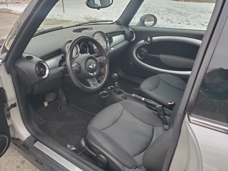 2011 Mini Clubman 1st Gen - Image 16 of 21