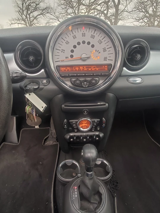 2011 Mini Clubman 1st Gen - Image 13 of 21