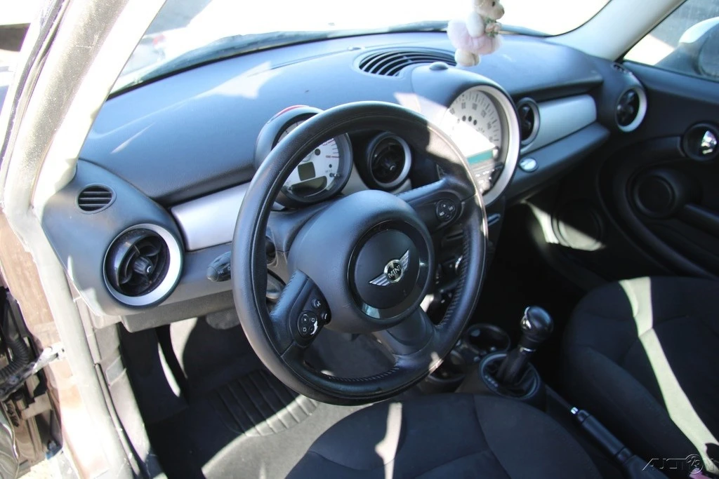 2011 Mini Clubman 1st Gen - Image 13 of 21