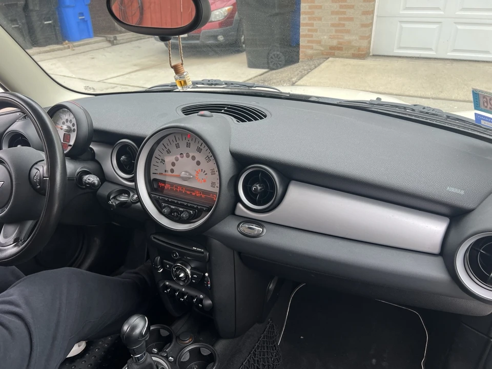 2011 Mini Clubman 1st Gen - Image 14 of 19