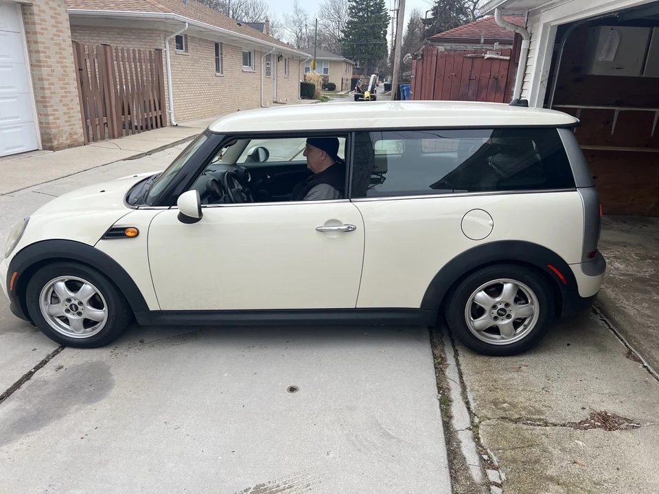 2011 Mini Clubman 1st Gen - Image 7 of 19