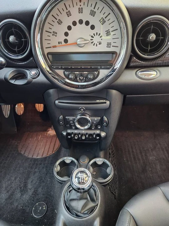 2011 Mini Clubman 1st Gen - Image 12 of 17