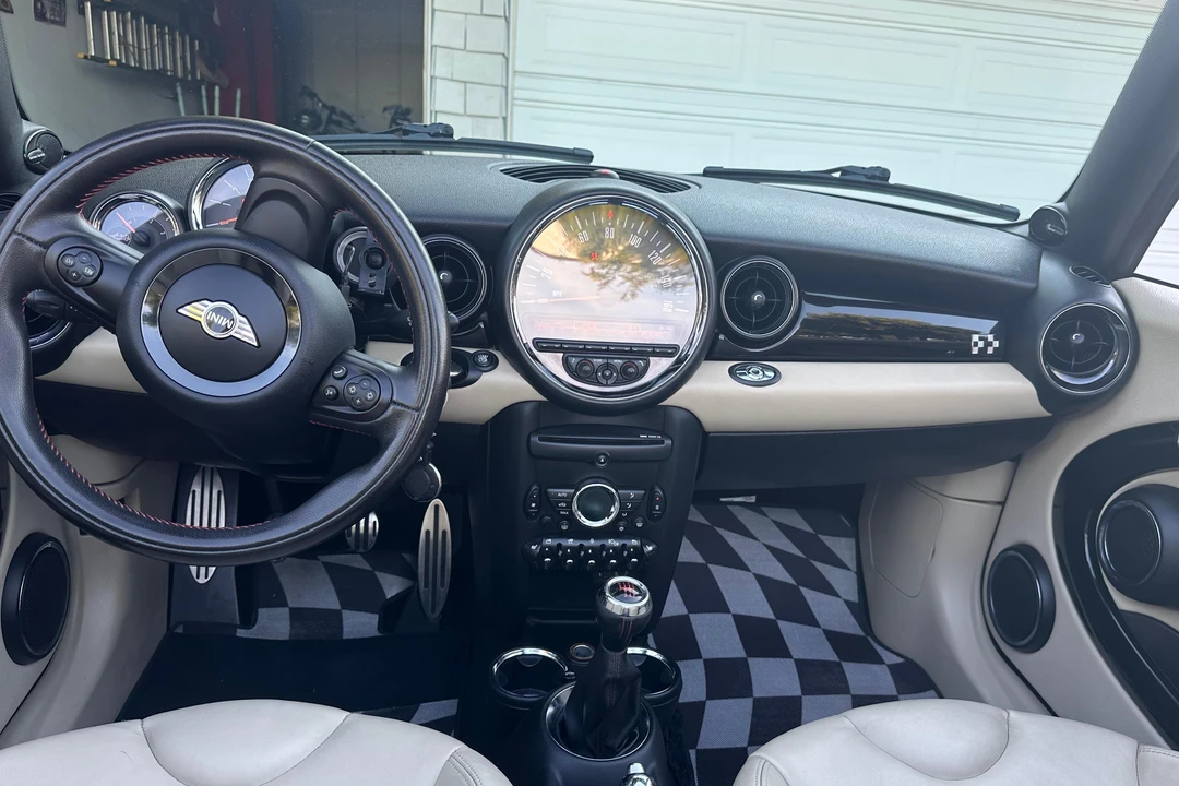 2011 Mini Mini John Cooper Works 2nd Gen - Image 30 of 31