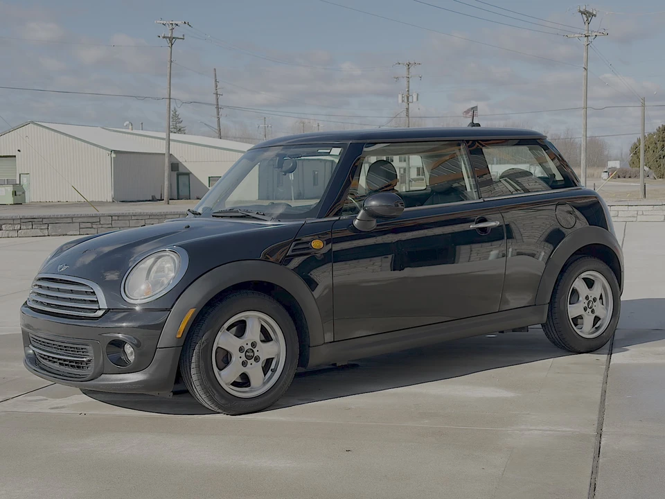 2011 Mini Mini 2nd Gen - Image 2 of 31