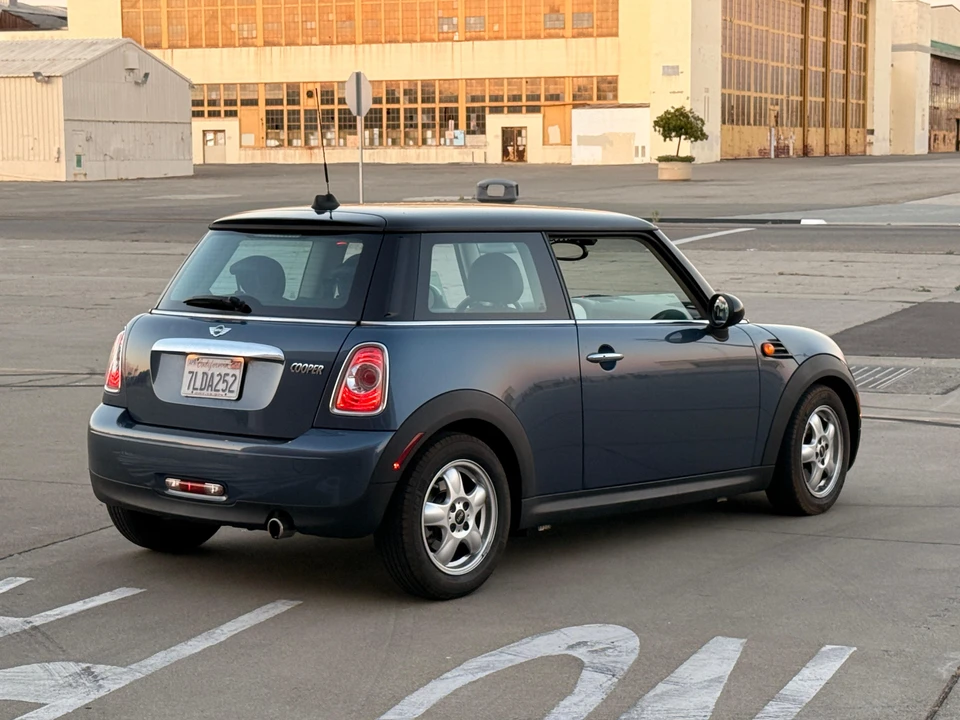 2011 Mini Mini 2nd Gen - Image 11 of 31