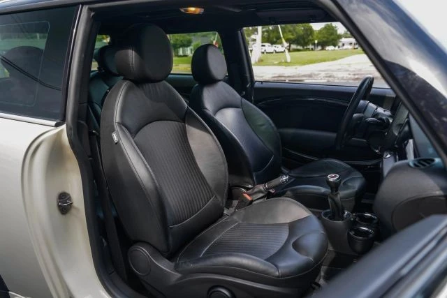 2011 Mini Mini John Cooper Works 2nd Gen - Image 22 of 28