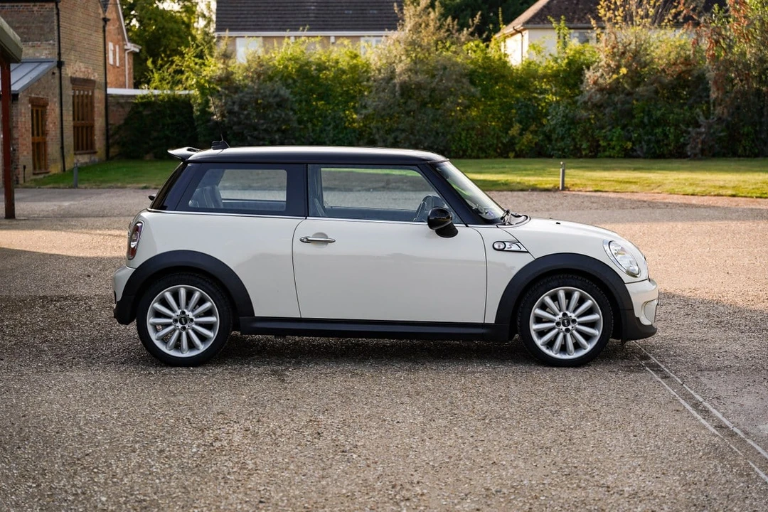 2011 Mini Mini 2nd Gen - Image 25 of 30