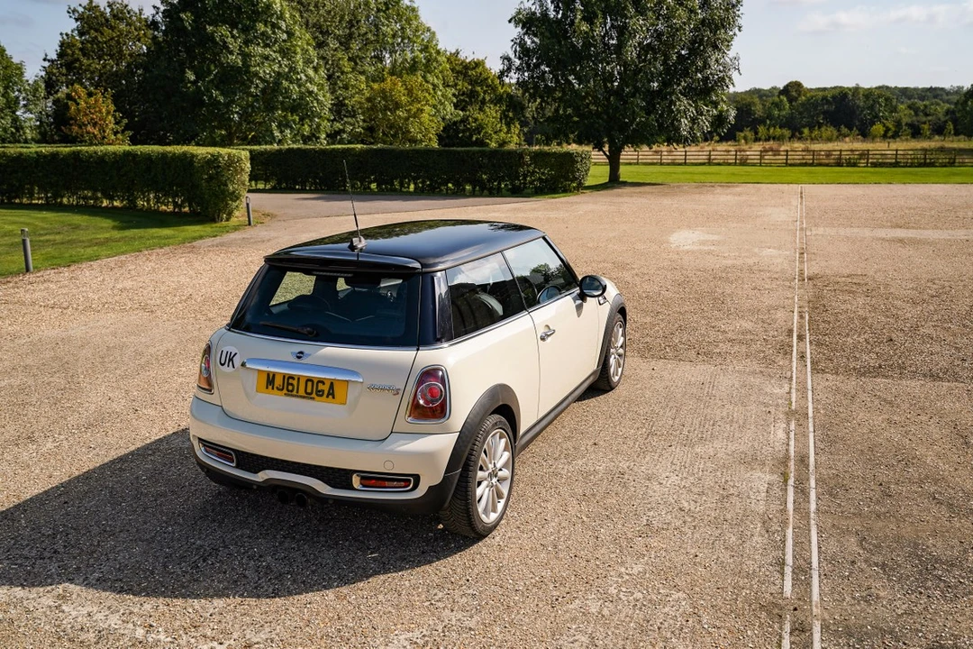 2011 Mini Mini 2nd Gen - Image 4 of 30
