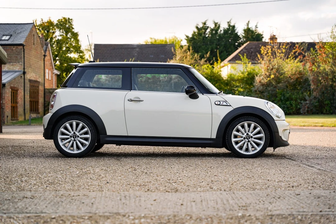 2011 Mini Mini 2nd Gen - Image 17 of 30