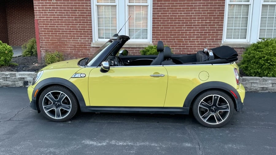 2011 Mini Mini 2nd Gen - Image 2 of 11