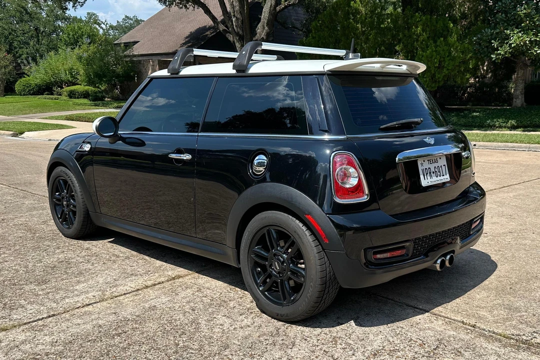 2011 Mini Mini 2nd Gen - Image 4 of 31