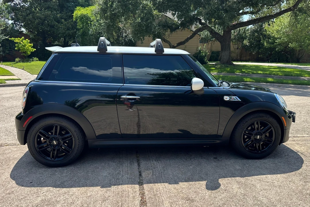 2011 Mini Mini 2nd Gen - Image 3 of 31